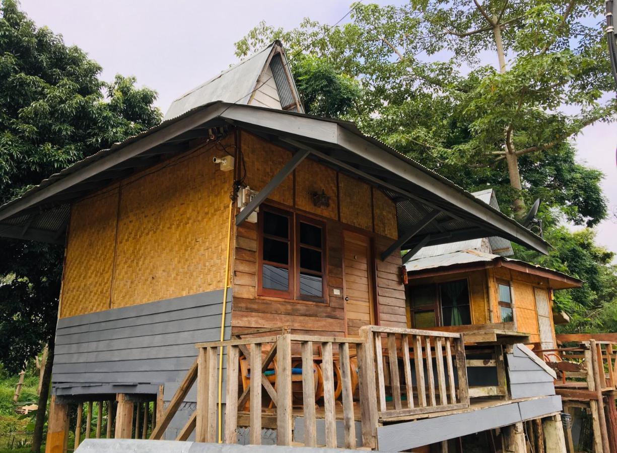 Golden Hut -Chill Bungalows In Town黄金泰式传统独栋小屋 Pai Luaran gambar