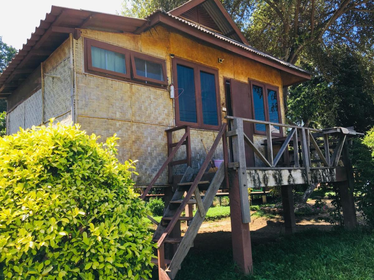 Golden Hut -Chill Bungalows In Town黄金泰式传统独栋小屋 Pai Luaran gambar