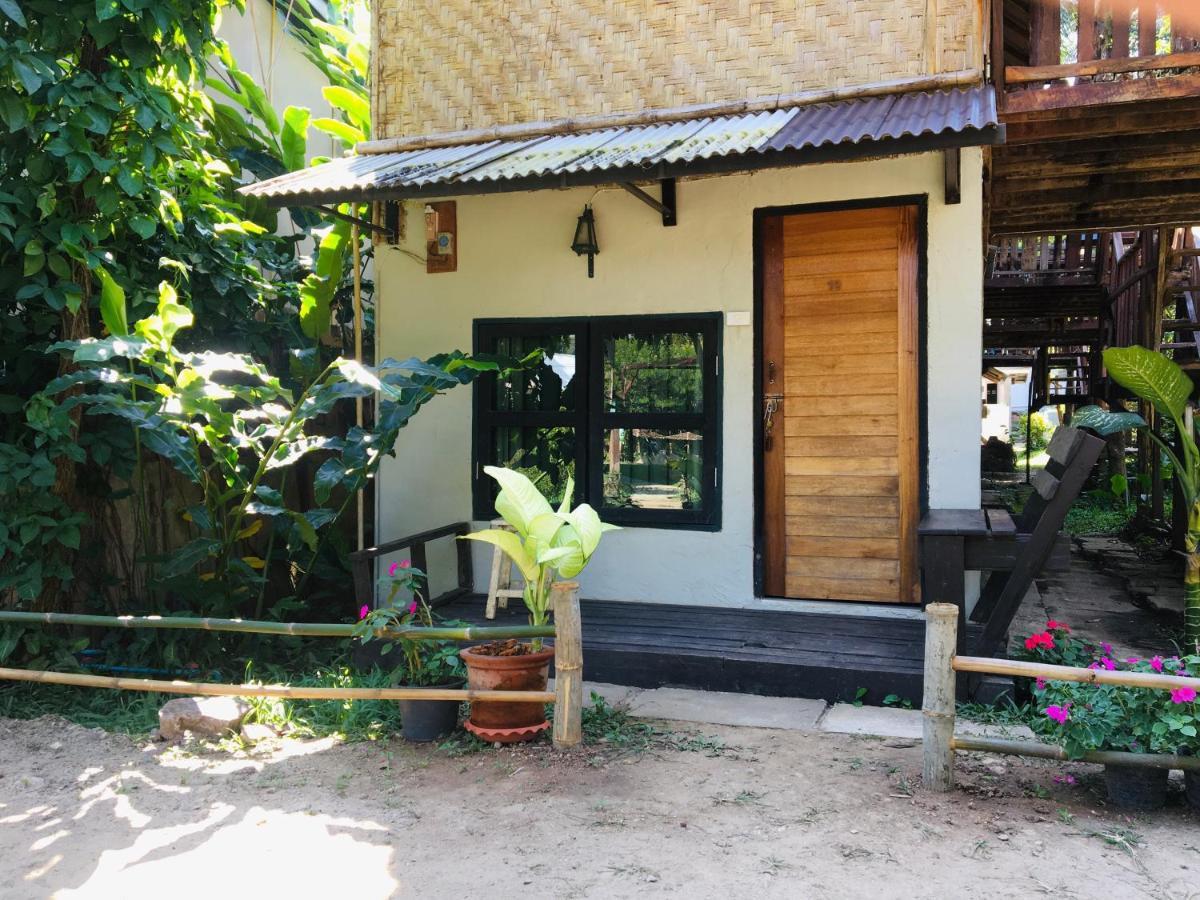 Golden Hut -Chill Bungalows In Town黄金泰式传统独栋小屋 Pai Luaran gambar